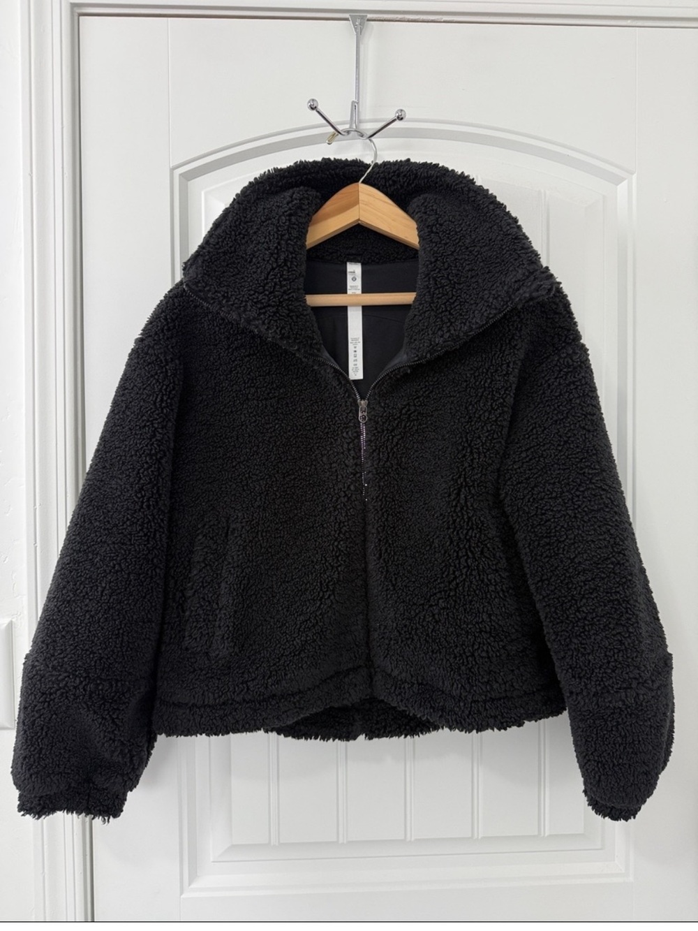 🖤lululemon athletica Black Teddy Jacket